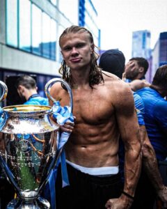 Erling Haaland Instagram - 𝐓𝐑𝟑𝐁𝐋𝐄 TROUBLE 🏆🏆🏆