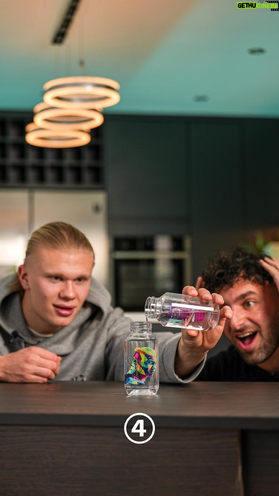 Erling Haaland Instagram - @433 🆚 @erling.haaland: Who will win the @aquafigure Waterdrop Challenge? 🚰🫗