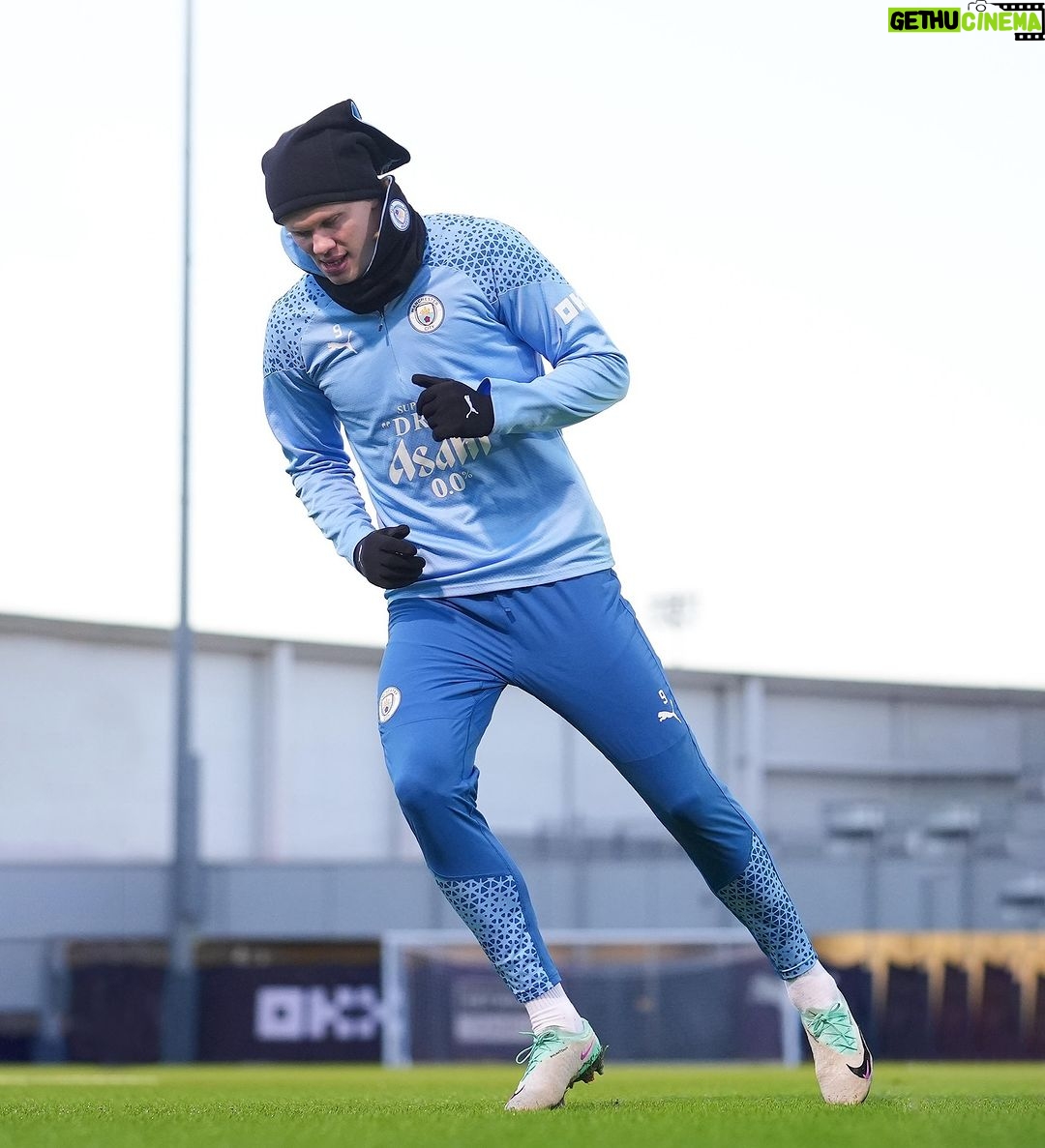 Erling Haaland Instagram - Forward thinking 🧠