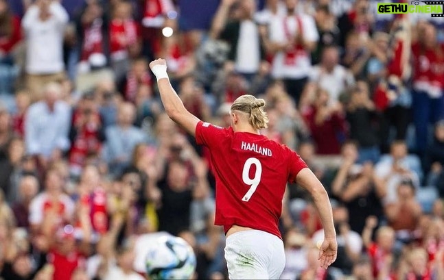Erling Haaland Instagram - No place like home! 🇳🇴