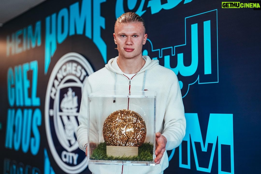 Erling Haaland Instagram - Such an honor to receive this award. Thank you very much for it 👊🏻🏆@TuttoSport @goldenboyawards #GoldenBoy2023