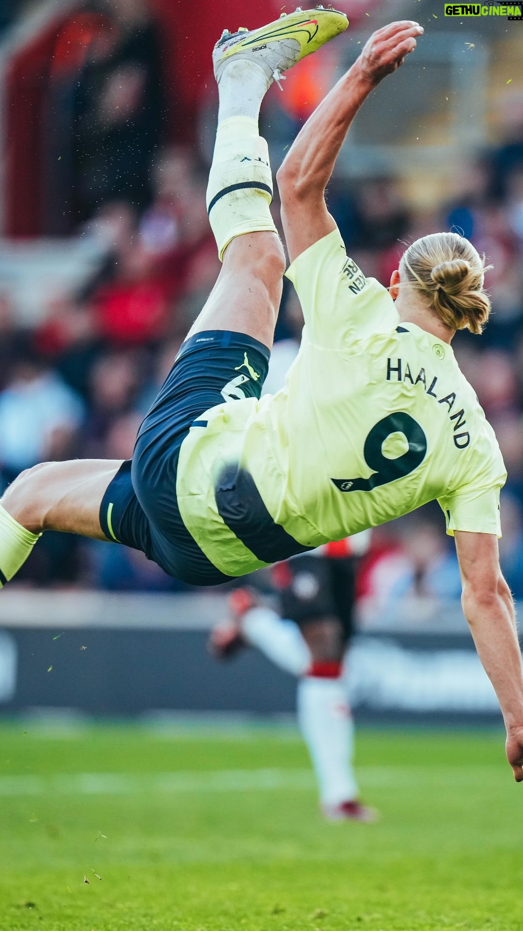 Erling Haaland - 2.8 Million Likes - 🚲🤩