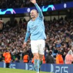 Erling Haaland Instagram - Gimme five! ✋😅🔵 #mancity #UCL