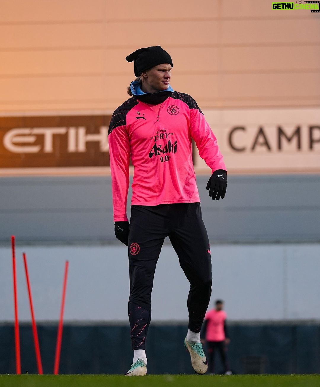 Erling Haaland Instagram - #UCL ready 💪🏻
