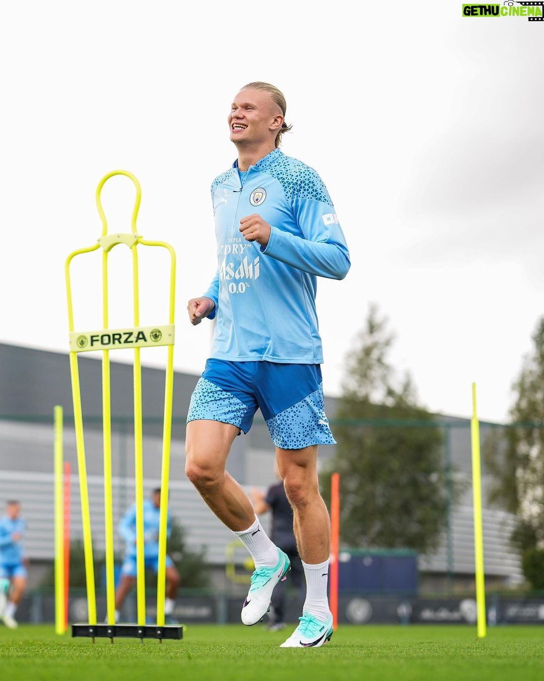 Erling Haaland Instagram - Full focus on what’s ahead 👊🏻