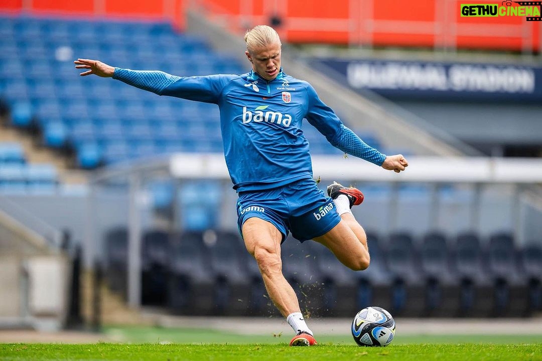 Erling Haaland Instagram - On to tomorrow! 🇳🇴