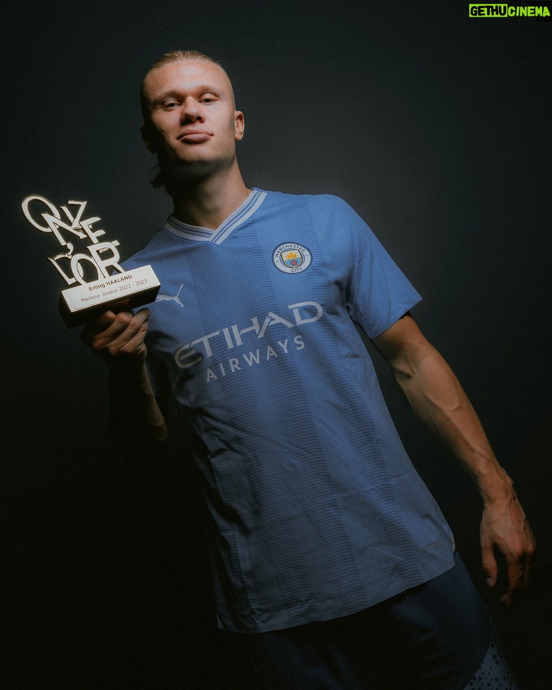 Erling Haaland Instagram - It’s a real honour to have won this award @onzemondial 🏆