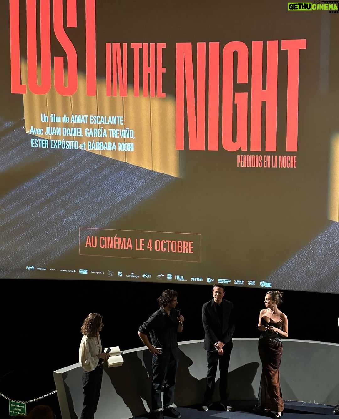 Ester Expósito Instagram - Qué ilusión estrenar peli aquí 🇫🇷🇫🇷🤎 Paris, France
