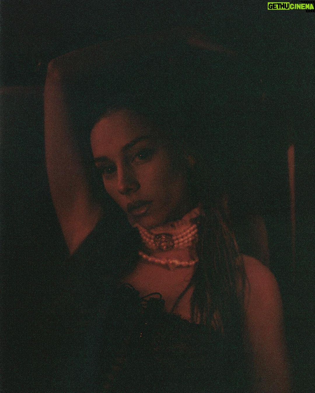 Ester Expósito Instagram - hicimos cosas xulas el último día que estuve en México🌶️🌶️ @julietahorak @otraadriana @erichclemenz