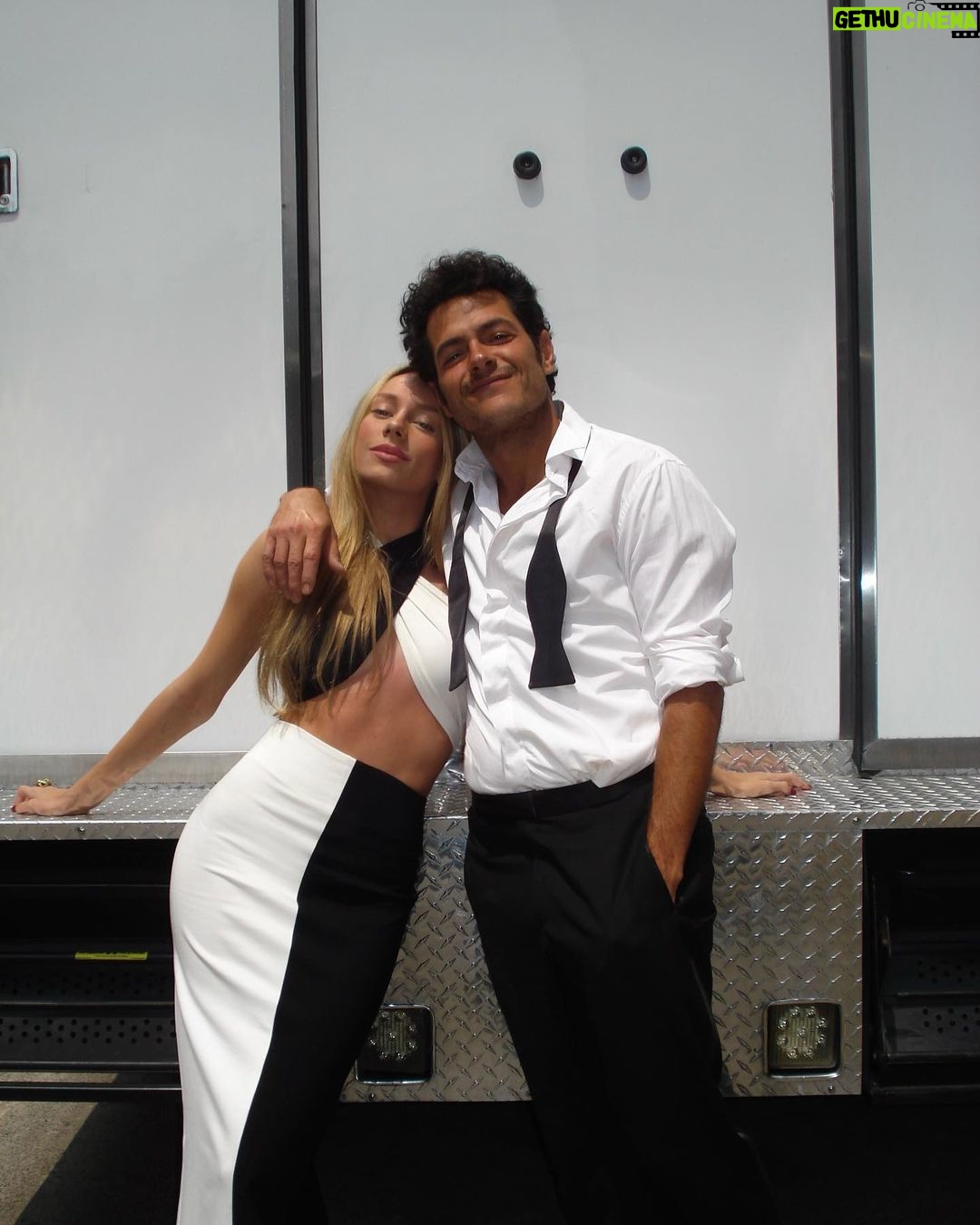 Ester Expósito Instagram - 𝔅𝔞𝔫𝔡𝔦𝔡𝔬𝔰 se está cocinando🧪🍵🧂🏝️🏴☠️⚱️🎬 Mexico