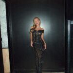 Ester Expósito Instagram - qué noche la premiere del jueves…..lluvia de cariño y mucha gente querida♡. *｡ﾟ⊹ Venus ⊹ *｡ﾟya es vuestra en todos los cines de España, qué pu** emociónnnnn🩸vamos a bailar🩸 VENUS