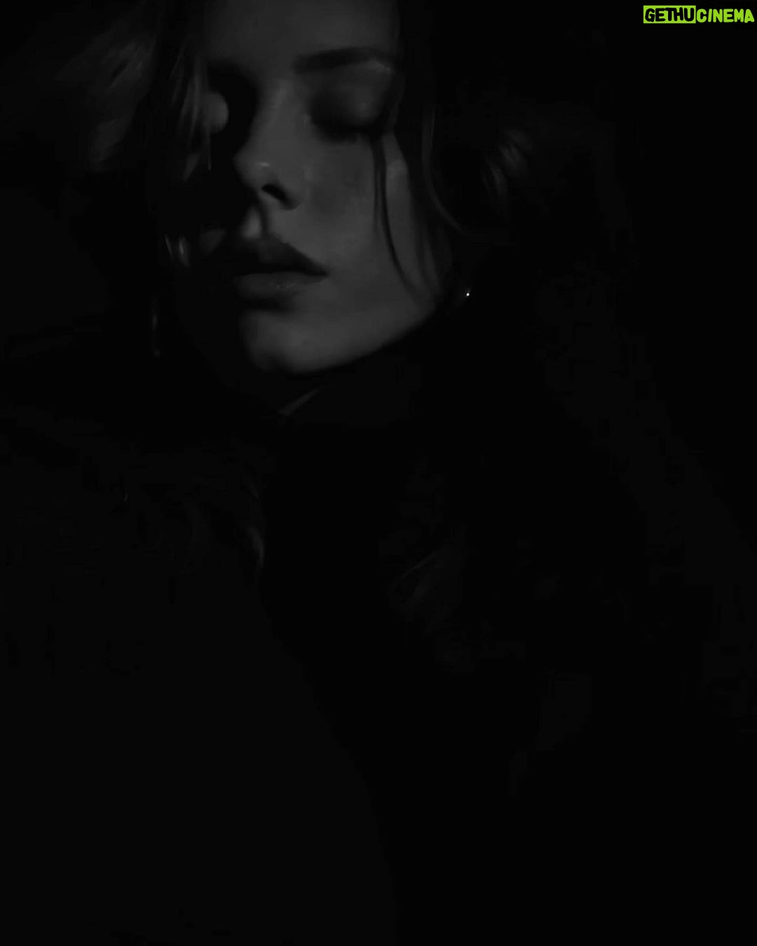 Ester Expósito Instagram - perdernos en las noches