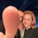 Ester Geislerová Instagram – S tohle partičkou, která je nejlepší ve Vesmíru, si prodlužujeme život! I love you, space boys! 🌌 Bylo to krásný!:)
📷 A jak to začalo: “Hele! Tady je hezký světlo!”📷
 #vanocnivecere #svatek #vyroci 💙💫🪐🌏🌙⚡️✨ Lehká Hlava – Clear Head