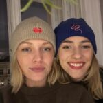 Ester Geislerová Instagram – Aňa @geislerka má knihy a merch, textil a boží čepice, Lela má tisky a plakátky, @zuza_led grafiky a tisky, @katerinaoujezdska má agenturu herckou a headshoty a s Aňou workshopy a my měly malý pop up a všichni dohromady uděláme dost. 🎄🎄🎄 
V @atelier22_23 🤍 #atelier22 Petřín Hill, Petrin, Prague