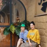 Esther Yang Instagram - 地球是圓的 妳的白天是別人的黑夜 這是一個世界 好好地擁抱幸福 也要知道彼端有人正為戰爭所苦 今日最棒的禮物就是清淨的空氣 山景一覽無遺 #生日聚不停 #hbdtome
