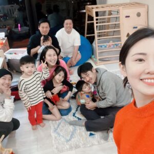 Esther Yang Instagram - 年假，安全下莊。😮‍💨