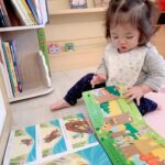 Esther Yang Instagram - 你怕孩子撕書嗎？ 再黏起來就好了啊～ 🤷🏻‍♀️ #montessorimom #chores