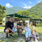 Esther Yang Instagram - 令人身心𣈱快的友情👫👭👬 a. 永遠open mind open heart b. 當你說話時，聆聽。 c. 當你需要指正時，誠實給予。 d. 當你給出建議時，坦然接受。 最重要的是， 永無止盡的幽默感令人歡樂無比。 啊！差不多像極了愛情❤️❤️❤️ 那山那谷