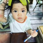 Esther Yang Instagram - 令人身心𣈱快的友情👫👭👬 a. 永遠open mind open heart b. 當你說話時，聆聽。 c. 當你需要指正時，誠實給予。 d. 當你給出建議時，坦然接受。 最重要的是， 永無止盡的幽默感令人歡樂無比。 啊！差不多像極了愛情❤️❤️❤️ 那山那谷