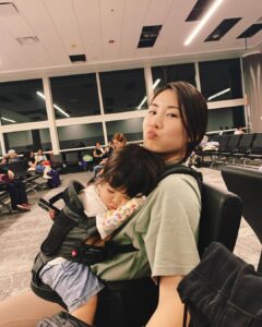 Esther Yang Instagram - 有時候會有很多感觸想法 值得紀錄 更多時候是被緊湊的日常淹沒 得以喘息後 只剩還活著的慶幸 擠不出一點東西 #已長出三頭六臂 #seeyouintaipei