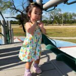Esther Yang Instagram - 養孩子會收獲好多愛…. 那天讀了一本書給暖聽，結束他突然說… 👦🏻：媽媽我愛你 to the sun, to the moon, to the tree, to the stars, to the sky, to the cloud, to everywhere in the house. 還有天早上幫悅泡奶，她躺在床上，對著廚房的我大聲喊… 👧🏻：I love you mama. （不知道是不是因為在美國，告白都變英文的。🤷🏻‍♀️） #媽媽謝謝你們的愛