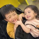 Esther Yang Instagram - 為大家示範一下華麗的推車轉身 . 德州的太陽真的會灼人 那天忘記擦防曬 當晚鼻頭脫皮 . 每週一次的冰淇淋 幫助母親退火 孩紙開心 . 暑假漫漫 轉眼中暑之旅已過一半 努力朝（婚姻70+育兒30 ）邁進 . 大家暑假都在幹嘛？ 別光帶孩子忘了與另一半的愛情啊～ #讀了聖經的教養智慧有感