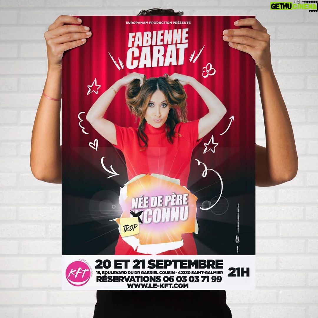 Fabienne Carat Instagram - Bon 15 août à tous !!!! Dans 1 mois ⏰ 2 dates uniques au @le_kft 💣 et vous comprendrez pourquoi si vous venez partager ce moment avec moi, avec nous @loweek_from_paris en première partie ! Je vous réserve des surprises plutôt inattendues 🙏 #15aout #summer #spectacle #rentrée #onemanshow Graphiste @loicthomasgebert Photo @bendecoin Agence @bestimage_agency Lieu @le_kft Production #europanamproduction LE KFT