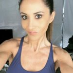Fabienne Carat Instagram - 🎬 HMC Ça c’était ce matin avant cette journée de dingue !!! Ce soir ma tête est 🙃😅. D’incroyables aventures sont dans la boîte 🙏🎥 La Réunion