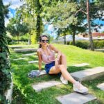Fabienne Carat Instagram - Prendre le temps de s’émerveiller … de penser, de descendre au fond de soi pour retrouver son enfant intérieur et faire qu’il soit fier de nous … Avez-vous réaliser vos rêves d’enfants ? L’enfant que vous étiez, serait-il fier de ce que vous êtes aujourd’hui ? On a le droit de prendre le temps de se chercher, de se poser des questions pour mieux s’écouter. Parfois c’est plus long que pour d’autres mais c’est peut-être juste que vous êtes exceptionnel. Merci @carole_carat 📸 Paris, France