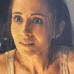 Fabienne Carat Instagram - Il y a des tournages d’aventures qui te font vivre des aventures physiques et aussi sillonner des chemins intérieurs… Merci à cette grande et belle équipe métropolitaine et réunionnaise pour leur accueil, gentillesse et professionnalisme bien sûr. Merci à tous les techniciens qui ont fait un travail de Warriors, aux régisseurs souriants et courageux, à mes partenaires @elisetielrooyoff @xavierdeluc @francksemoninofficiel @elodievarletofficiel @isabellevitari @sitrukolivier … et à ma productrice que j’aime tous d’amour. Merci à toute l’équipe de prod et au HMC magique qui nous ont soutenus indéfectiblement. Merci à tous ceux qui nous ont logés, à la cantine toujours au top et à tous ceux que l’on a croisé pour leurs sourires 🙏❤️ Et merci à @ans_brasil et @maquillagepermanentsamanthaj pour le lissage et les sourcils 🙏🙏 ça nous a tellement facilité la vie 💘👏 Ile De La Reunion