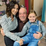 Fabienne Carat Instagram - Parce que tu aimais rire, parce qu’il y avait en toi cette éternelle jeunesse d’esprit. Parce que tu partageais aussi avec nous toute ton expérience de vie, d’homme et d’artiste. Parce que tu étais entier, sensible et fougueux. Parce que tu étais l’icône de notre série, le pilier et le papa de tous les acteurs. Parce que tu aimais tellement la vie. Parce que les épreuves, trop d’épreuves avilissent les cœurs trop purs, les esprits libres et les âmes bienveillantes. Parce que tu es étais un roc, parce que tu nous transmettais tes passions pour les mots, la poterie et l’authentique. Parce que tu étais un passionné, un amoureux, parce que je n’y crois pas, parce que je t’aime et que l’on t’aime au-delà 🙏 #michelcordes #romanelibert