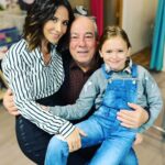 Fabienne Carat Instagram - Parce que tu aimais rire, parce qu’il y avait en toi cette éternelle jeunesse d’esprit. Parce que tu partageais aussi avec nous toute ton expérience de vie, d’homme et d’artiste. Parce que tu étais entier, sensible et fougueux. Parce que tu étais l’icône de notre série, le pilier et le papa de tous les acteurs. Parce que tu aimais tellement la vie. Parce que les épreuves, trop d’épreuves avilissent les cœurs trop purs, les esprits libres et les âmes bienveillantes. Parce que tu es étais un roc, parce que tu nous transmettais tes passions pour les mots, la poterie et l’authentique. Parce que tu étais un passionné, un amoureux, parce que je n’y crois pas, parce que je t’aime et que l’on t’aime au-delà 🙏 #michelcordes #romanelibert