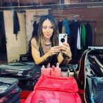 Fabienne Carat Instagram - Coulisses #tournage #loge #theatre Quand tu as un tête de décalage horaire 😅🤦🏻‍♀️