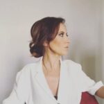 Fabienne Carat Instagram - Et si … et si … et si … ? Que reste-il sans les « si »?, pas grand chose mais peut-être juste l’essentiel ici et maintenant et le reste viendra quand on lui laissera la place ou quand on aura oublié que l’on l’attendait. Coiffure @audray_lct Paris, France