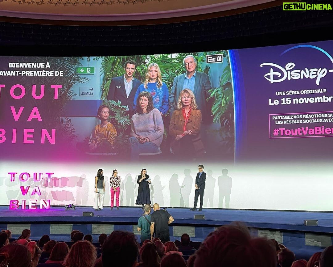 Fabienne Carat Instagram - #aboutlastnight #avantpremiere L’art de filmer avec classe, finesse et humour subtil des sujets graves … Mon dieu que ça fait du bien ces acteurs, cette réalisation, cette finesse, cette grandeur et ces musiques incroyables qui accompagnent les images avec audaces et modernité 🙏 Oui on a ri #toutvabien @disneyplusfr @olivierdisney @efira_virginie @aliocha.s @saragiraudeau @yanniklandrein @bernardlecoq_officiel @mehdi_nebbou_oh_fit_ciel @nicolegarciaofficiel @eduardonoriegateam @suzybemba @ericrochant @camille2castelnau UGC Normandy Champs Elysees