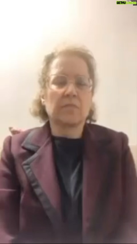 Fariborz Arabnia Instagram - ▪️’صدیقه وسمقی’، از روشنفکران دینی، با گذاشتن این ویدیو در حساب اینستگرم خود، حجاب از سر برداشت و خواستار لغو قانون حجاب اجباری شد. خانم وسمقی از اعضای نخستین دورهی شورای اسلامی شهر تهران بوده است.