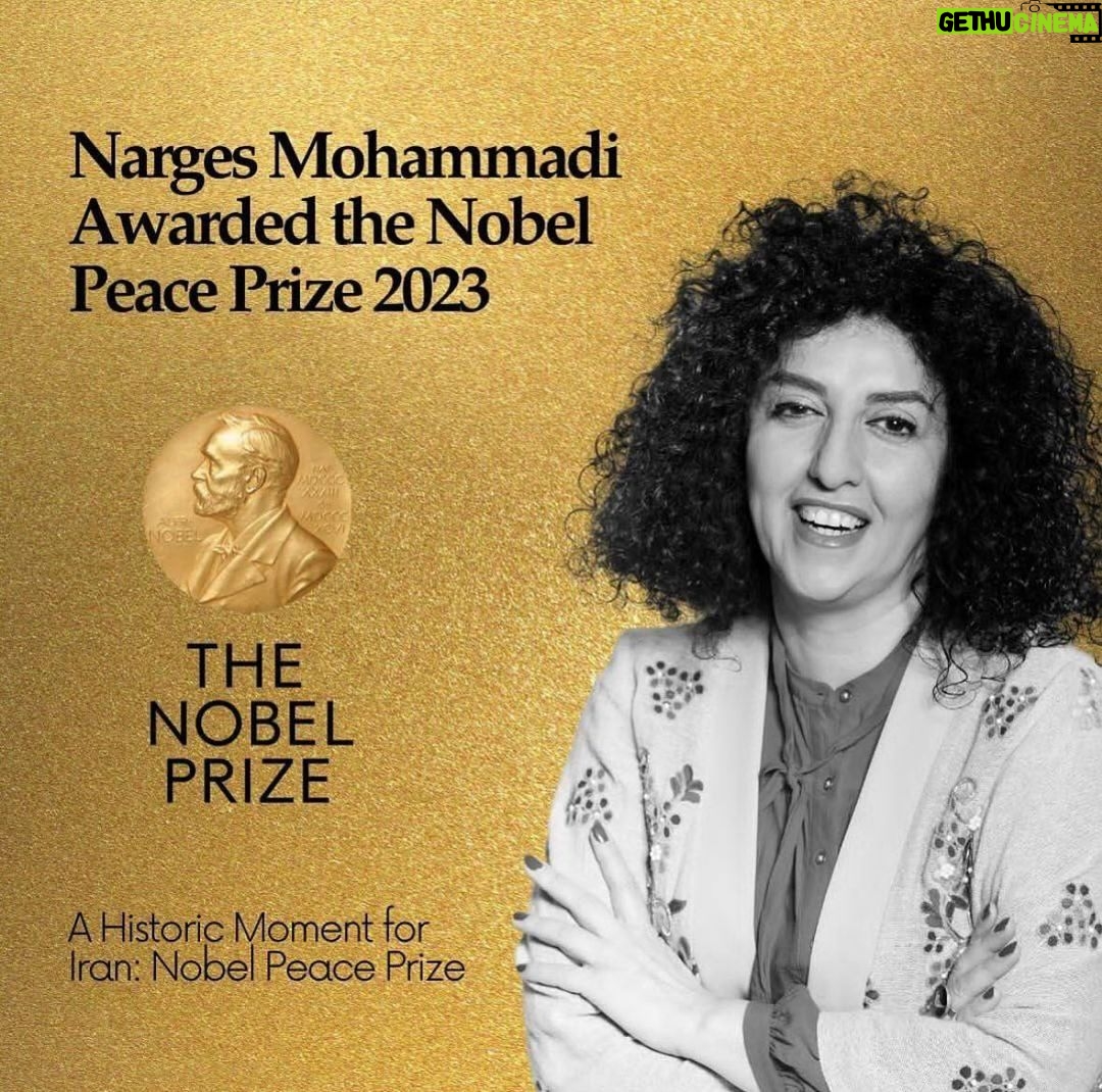 Fariborz Arabnia Instagram - ▪️کمیتهی نوبل در نروژ روز جمعه، ۱۴ شهریور، ‘نرگس محمدی’ را به دلیل "مبارزه علیه سرکوب زنان و تلاش برای تقویت و تحکیم حقوق بشر و آزادی برای همگان"، شایستهی دریافت این جایزه اعلام کرد. در پنج دههای که از زندگی محمدی میگذرد، تجربهی زندان و روایت شجاعت و جسارت او پیوسته، نام این فعال حقوق بشر را در سطح رسانهها و محافل اجتماعی و سیاسی مطرح کرده است. نرگس محمدی داخل ایران و در زندان اوین محبوس است اما همچنان از داخل زندان، برای حقوق بشر و دموکراسی مبارزه میکند.