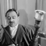 Fariborz Arabnia Instagram - ▪️فیلم خواستگاری(۱۳۴۱) کارگردان و تهیه‌کننده: ابراهیم گلستان بازیگر نقش خواهر داماد: فروغ فرخزاد موسسه‌ی ملی فیلم کانادا در سال ۱۳۴۰، ساختن فیلم کوتاهی به نام خواستگاری را به «سازمان فیلم گلستان» پیشنهاد کرد. در این فیلم، ‘فروغ فرخ‌زاد’ هم دستیار کارگردان بود و هم بازیگرِ نقشِ خواهرِ‌داماد. نقش حاج‌آقا(پدر عروس) را ابتدا قرار بود ‘جلال ‌آ‌ل‌احمد’ بازی کند که بعد از انصراف او، ‘پرویز داریوش’ این نقش را بازی کرد. ‘طوسی حایری’ نیز، نقش مادر حسن(داماد) را دارد. نقش داماد را  ‘محمود هنگوال’ بازی می‌کند. عروس هم ‘هایده تقوی’، دخترعموی ‘ابراهیم‌ گلستان’ است. شاید این اولین باری باشد که لحظاتی پر از افسون و‌ خاطره‌انگیز را بتوان از  بازی ‘فروغ فرخزاد’، آن هم با این  کیفیت خوب تماشا کرد و البته، در کنار ‘پرویز داریوش’(۴/اسفند/۱۳۰۱ تا ۱۵/اسفند/۱۳۷۹ نویسنده، شاعر، و‌ مترجم پرکار معروف ایرانی) و ‘طوسیِ حایری’(نویسنده، مترجم، و اولین گوینده‌ی زن رادیوی ملی ایران). ‘طوسی حایری’ پس از پایان تحصیلات دبیرستانی، به فرانسه رفت و از دانشگاه سوربن‌ دکتری زبان فرانسه دریافت کرد. ▪️بسته‌ی دوم، دنباله‌ی بسته‌ی پیش؛ ورق بزنید.
