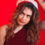 Farina Azad Instagram - Merry Christmas guys Mua @jay_makeup_artist_ Outfit @lithas_rentals Behind lens : @_a.s.h.o.k__the__duker_ @__studiotic_studio_presents__