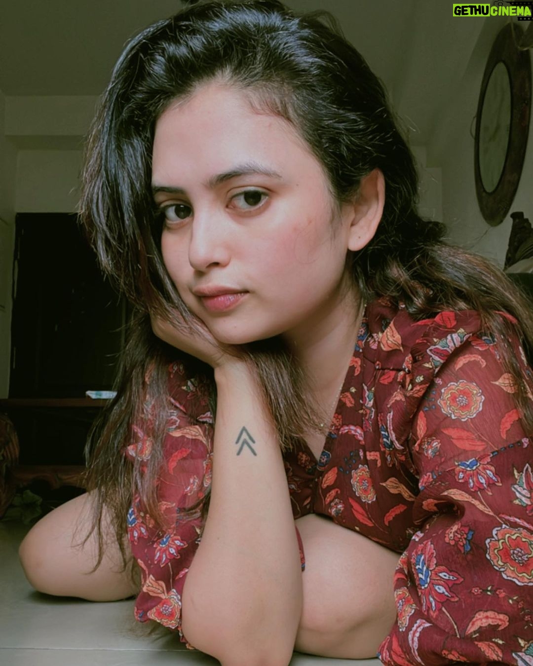 Farina Azad Instagram - Happy December everyone!