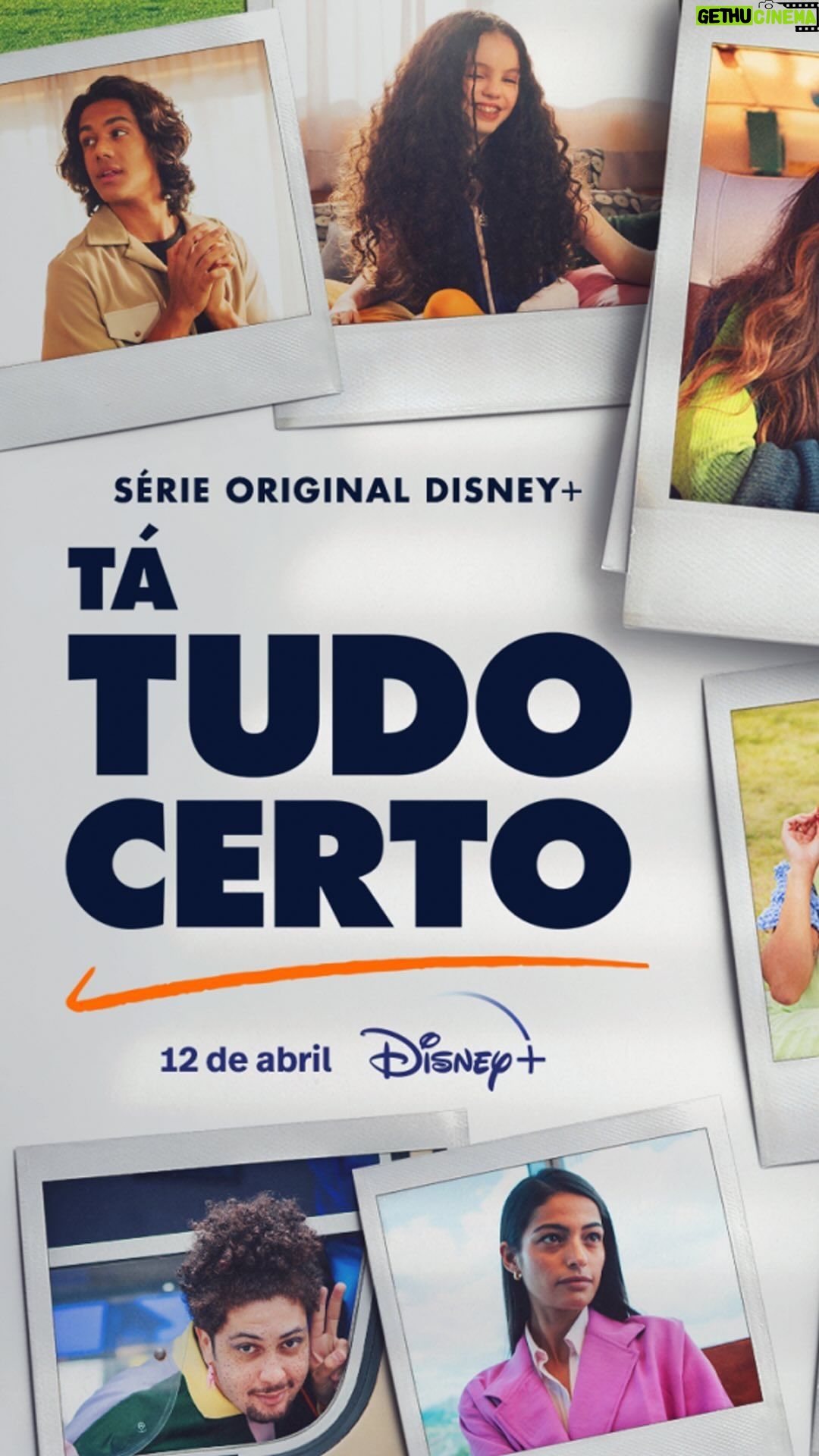 Felipe Simas Instagram - ✌️ “Tá tudo certo” estreia-se esta quarta-feira, dia 12 de abril, no Disney+ e o @simasfelipe desafiou-me para um conversa sobre como foi criar esta série que retrata os bastidores da indústria da música. 🎬 Protagonizada por Ana Caetano, Pedro Calais, Vitão, Rubel, entre outros, a série segue a história de Pedro, um jovem estudante de Direito que sonha tornar-se uma estrela de música. “Pedro conhece Ana por acaso. Com ela ao seu lado, o caminho do sucesso parece possível, mas Pedro vai ter de escolher entre perseguir o seu sonho de sucesso ou partilhar uma vida plena de música e boas vibrações com Ana”, resume o serviço de streaming. 🍿 Vejam a minha conversa com o Felipe Simas e, partir desta quarta-feira, acompanhem “Tá tudo certo” no Disney+! @disneyplus @anacaetanoc @pedrocalaislagum @vitao @rubelrubelrubel