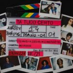 Felipe Simas Instagram - Logo no início da pandemia, a escassez de shows me levou a usar o tempo ocioso para escrever o argumento de um filme. Uma comédia romântica que tem como pano de fundo os sonhos e as ambições de artistas aspirantes. Recebo diariamente muitas mensagens de pessoas que sonham com um lugar ao sol na indústria da música. Carrego uma enorme frustração por não conseguir respondê-las com a devida atenção. Resolvi, então, embalar minhas respostas-nunca-dadas na ludicidade de uma história de amor. Acabei encontrando, assim, um canal para falar de forma leve e sutil sobre o que penso dessa busca desenfreada pelo tal do sucesso. A Disney se interessou pelo projeto e me pediu que o realizasse em formato de minissérie, ao invés de filme. Convidei Raphael Montes, uma sumidade na arte do storytelling, para roteirizar comigo a trama e o genial Rubel para escrever os diálogos. Nasceu aí ‘TÁ TUDO CERTO’, uma obra audiovisual destinada ao público infantojuvenil. É justamente na infância e na adolescência que os sonhos estão mais vivos, presentes e reais. Nada se compara a pureza e a pujança dessa época da vida. Um dos maiores desafios foi reunir um elenco de artistas da música para estrelar essa grande fanfic. Tem sido lindo e inspirador ver a coragem desse pessoal se doando e se experimentando em um lugar tão pouco familiar para boa parte deles. Meus agradecimentos à Dani Busoli e à Cecília Mendonça, gigantes do audiovisual e responsáveis por dar vida a esse projeto; à Tete, Nico, Guilhe, Paloma, Leandro, Ritinha, Pattoli e toda a equipe Disney na Argentina e no Brasil; aos fiéis escudeiros do time F/SIMAS, capitaneado pela Isadora Silveira: Carolina Bim, Gabi Oliveira, Helo Lima, Braulio Drummond, Hugo Coutinho, Cris Monteiro, David Monteiro e Ailton Silva; à Rodrigo César, Mayara Constantino e Zoe Yasmine por toparem dirigir essa série comigo; e também à Clara Ramos (produção executiva), Mariooo (direção de fotografia), Ana Bona (direção de arte), Zazá Pecego (figurinos), Nayara Zolli (make) e todas as demais equipes envolvidas que formam esse enorme time de realizadores.