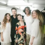 Felipe Simas Instagram - Foram 278 shows no total em 2023 com essa turma aí! Alegria imensa dividir a caminhada com figuras tão fascinantes, movidas pelo objetivo comum de fazer suas artes carregadas de originalidade e autenticidade chegar em tanto canto.