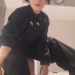 Feride Çetin Instagram - Diagonal seviyorum diye okulda da fotografçiliktan kalirdim geriye… @vuuofficial her daim en sevdigim kostümler @difashionbranding Turkuvaz Medya Grubu