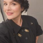 Feride Çetin Instagram - Diagonal seviyorum diye okulda da fotografçiliktan kalirdim geriye… @vuuofficial her daim en sevdigim kostümler @difashionbranding Turkuvaz Medya Grubu