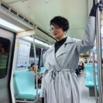 Feride Çetin Instagram - Fırfırellas on subway 🧥@vuuofficial 👗@vuuofficial 💍 @ifeelfreeco @difashionbranding Cuma Sinemalarda #KalbimYaraliGala @kalbimyaralifilm Istanbul, Turkey