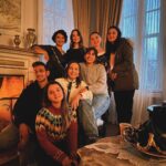 Feride Çetin Instagram – Şömine yanar deliler taranır #ekibingüzelliği @fulyamsar @beyzanurgunesen @serifeuur @dilektasidizisi Göktürk, Istanbul, Turkey