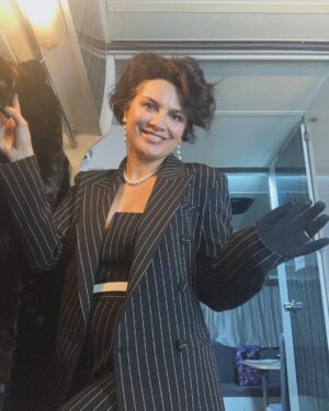 Feride Çetin Instagram - Yeşilçam filmlerine tutkun kaç kisiyiz? Ha bu arada hosgeldin Fatma☯️ @dilektasidizisi @pastelfilmtv @ozlemgulbirmanagement @kanald
