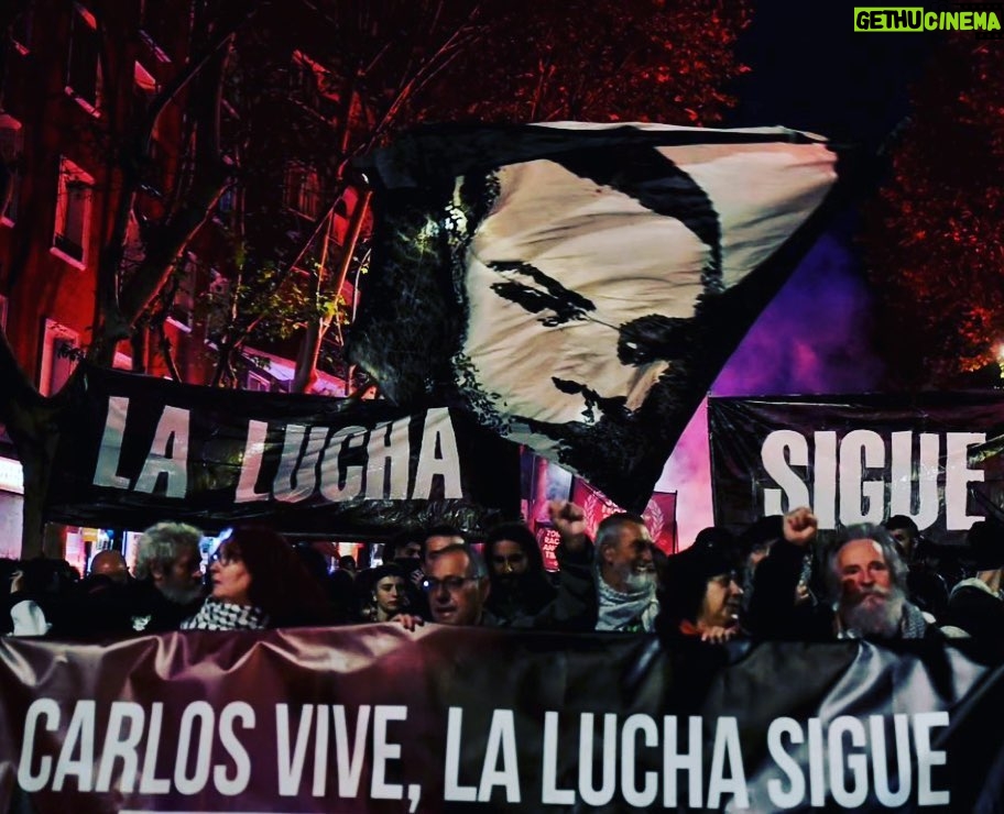 Fermin Muguruza Instagram - Madrid-Una manifestación antifascista recorre el centro de Madrid en recuerdo al joven asesinado Carlos Palomino: “Aquí están los antifascistas” . Photos: 1. manifestación, Dani Gago @danigago . 2. Ateneo La Maliciosa: @ateneomaliciosa charla con ZEROCALCARE.: arte y antifascismo. @zerocalcare . . BIDASOA 2108-2023 @bidasoa_2018_2023 Propera presentació: MANACOR dijous 16 de novembre. . Gaur/Avui/Hoy Igandea 12 domingo/diumenge: Iruñea, Golem Yamaguchi 16:30, 20:30 . Sant Feliu del Llobregat, CineBaix 18:40 . Agurain, Harresi Aretoa 19:00 . Tolosa, Leidor 19:30 . Lizarra-Estella, Los LLanos 20:00 . Donostia, Príncipe 22:15 . #bidasoa20182023