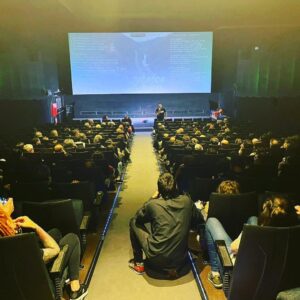 Fermin Muguruza Instagram - Al 75è aniversari de La Nakba, la Comunitat Palestina de Catalunya em va donar el Premi Esperança. Avui a la presentació de "BIDASOA 2018-2023" a Barcelona m'ho han lliurat i he plorat. Eskerrik asko bihotzez.
Aturem el genocidi. Boycott Israel. Free Palestine.

@bidasoa_2018_2023 
El documental es podrà veure de nou a Barcelona (Cinemes Girona) els dies 27, 29 i 2/11.

"BIDASOA 2018-2023" - gaur/hoy/avui/hoxe
URRIAK 26 octubre
Donostia, Principe – 17:30, 20:00
Santiago DC – Numax – 15:45
Bilbo, Golem – 17:15 (última proyección)
Madrid, Golem – 16:30 (última proyección)

#bidasoa20182023
